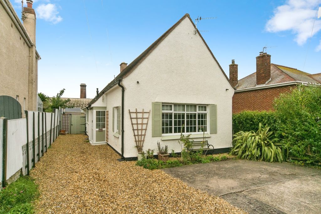 Property photo 2 of 17 Photo