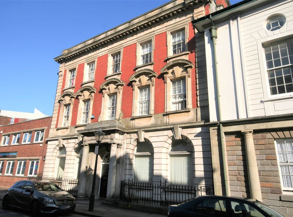 Property photo 1 of 6