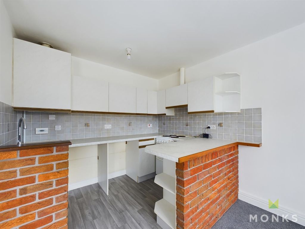 Property photo 3 of 8 Cam01348G0-Pr0102-Still004.Jpg