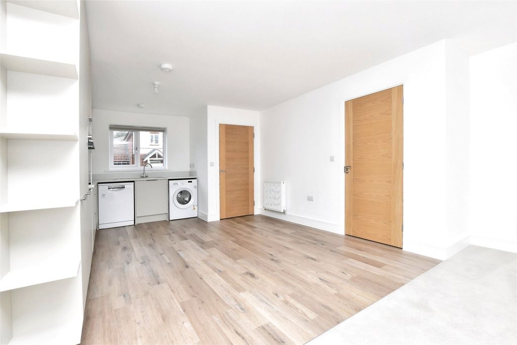 Property photo 2 of 14 Kit/Din/Liv