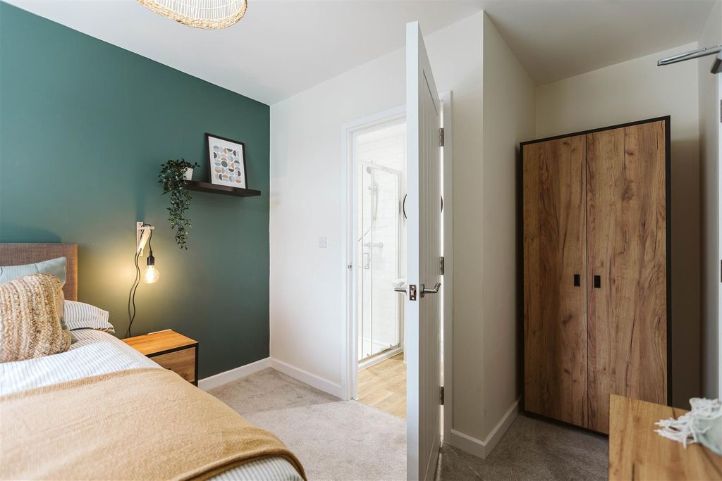 Property photo 1 of 11 Bedroom 3