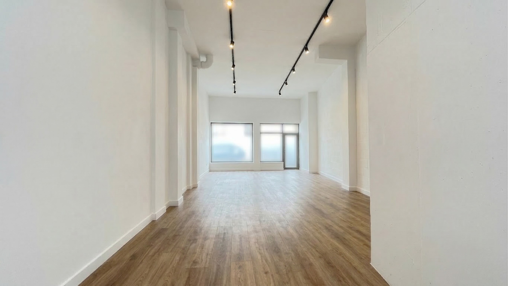 Property photo 1 of 7 Inside