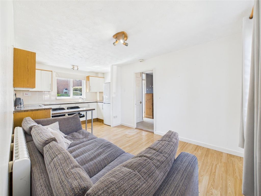 Property photo 2 of 6