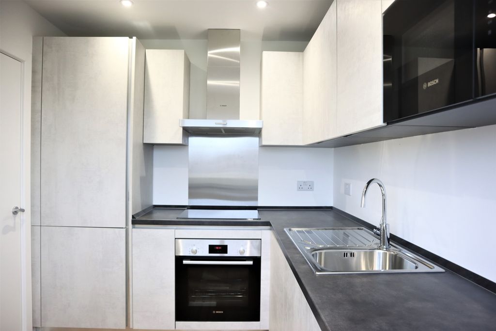 Property photo 2 of 10 Kitchen