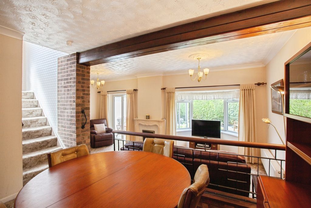 Property photo 2 of 21