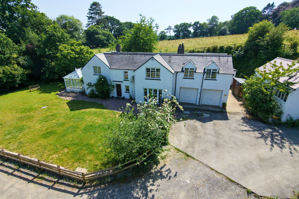 Property photo 1 of 44
