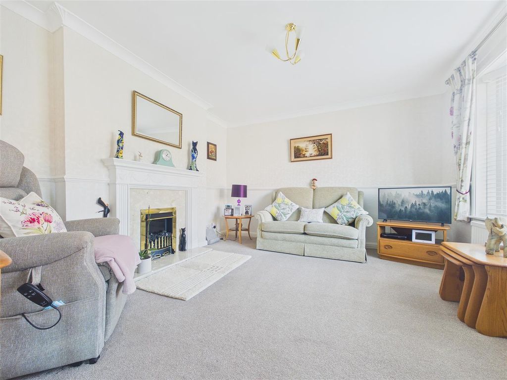 Property photo 2 of 15 Cam01407G0-Pr0135-Still006.Jpg