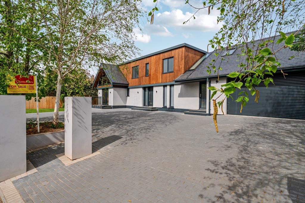 Property photo 1 of 28 External