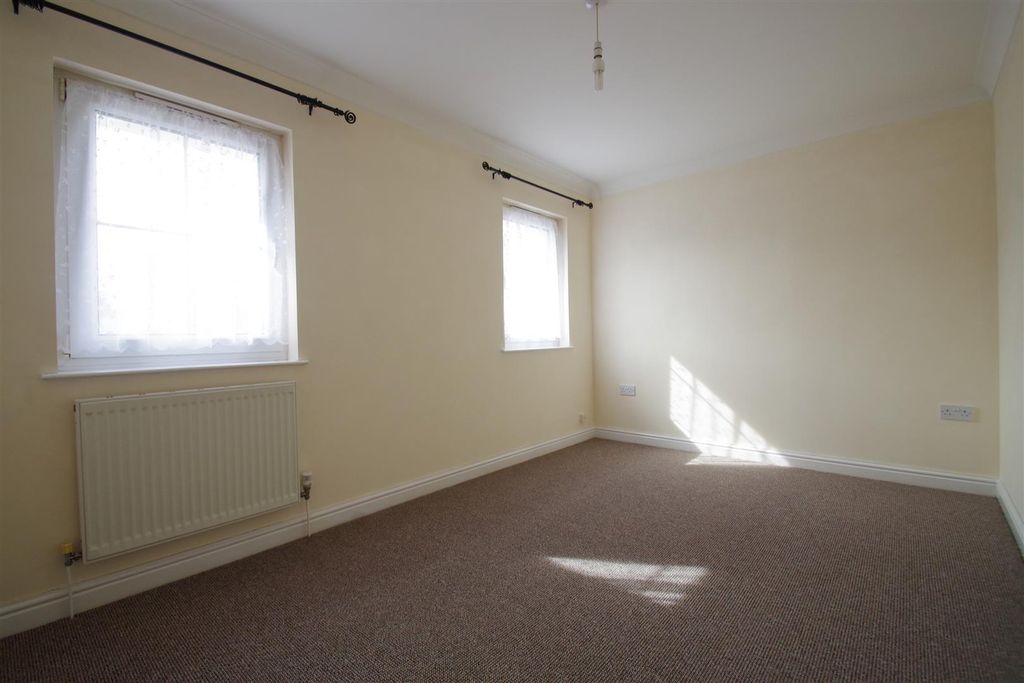 Additional image 4 of 2 bed end terrace house to rentSt Johns Road, Shanklin PO37