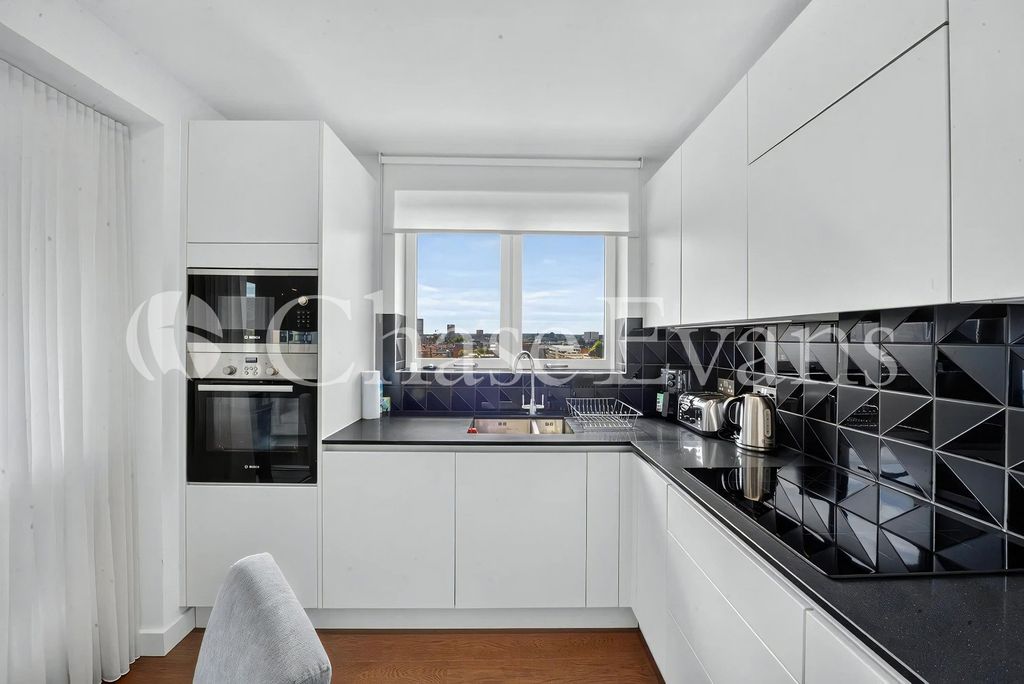 Property photo 2 of 16 Kitchen