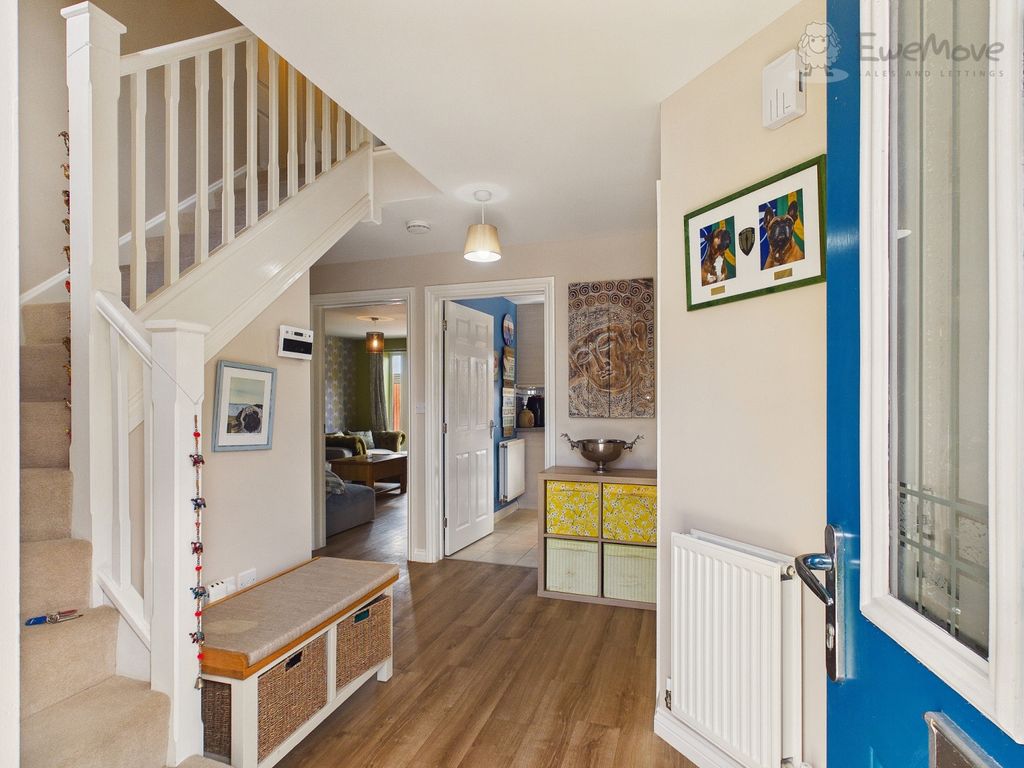 Property photo 2 of 16 Ewemove South Molton - 42 Beech Grove