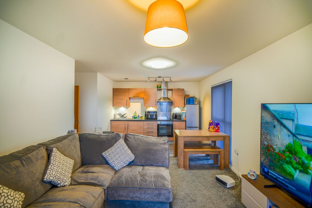 Property photo 2 of 14