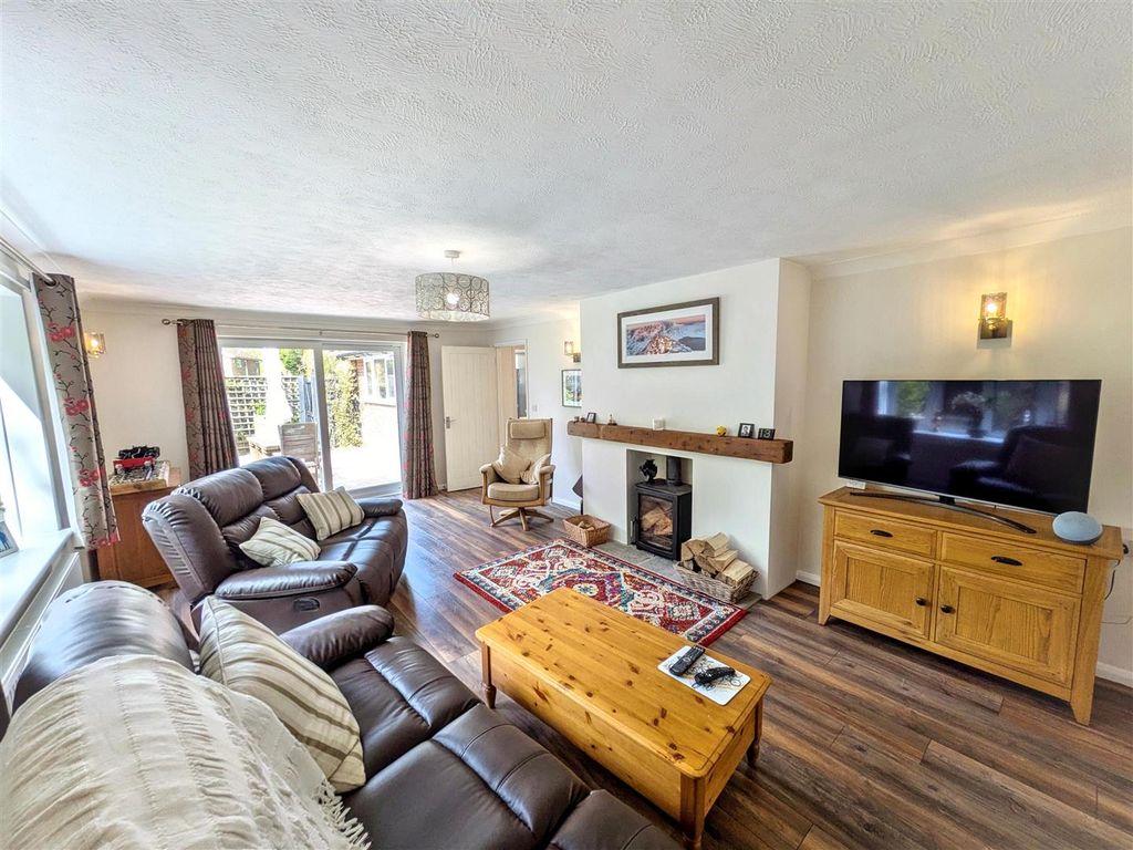 Property photo 3 of 17 Living Room