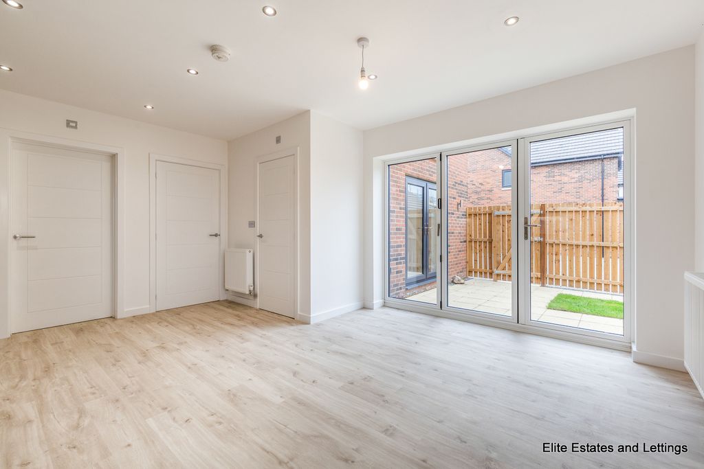 Property photo 3 of 16 03-_Mg_8773