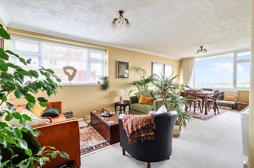 Property photo 2 of 15 1437960-17-69cd13...