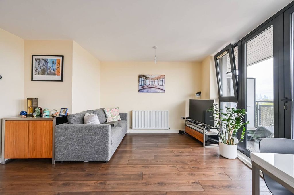 Property photo 2 of 16