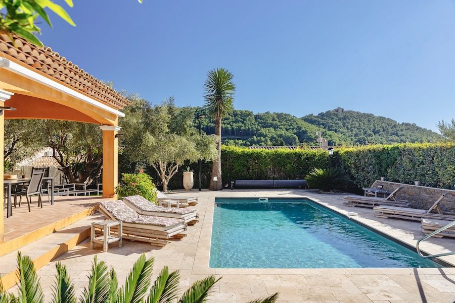 Property photo 2 of 14