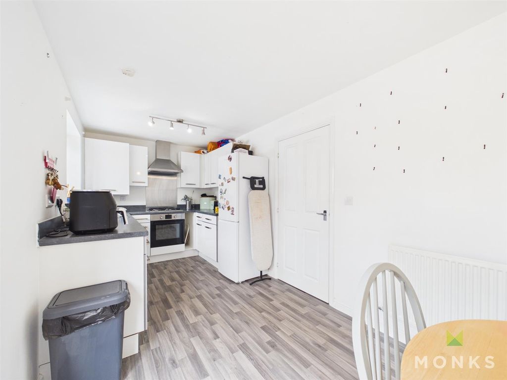 Property photo 3 of 10 Cam01520G0-Pr0437-Still015.Jpg