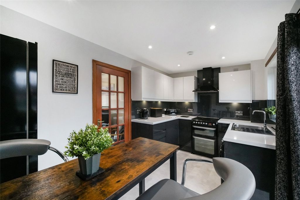 Property photo 3 of 19 Picture No. 18