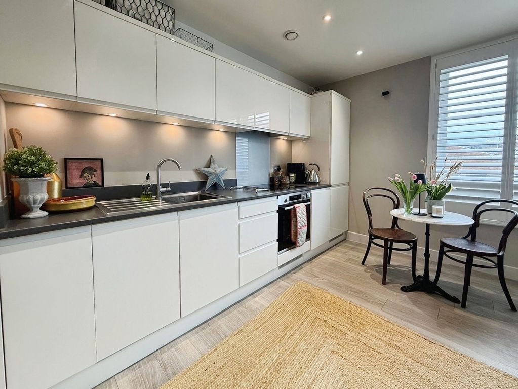 Property photo 2 of 7 Pbox-Img.Jpg