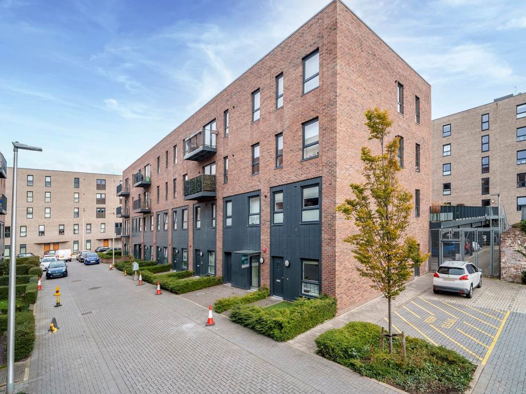 Property photo 1 of 18 1