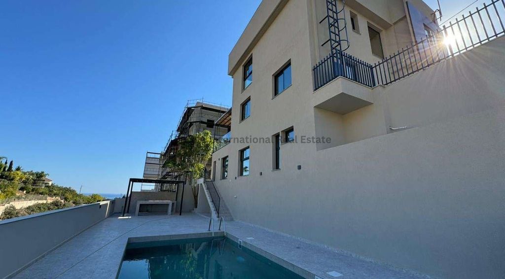 Property photo 2 of 9