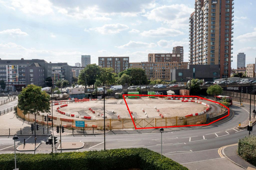 Property photo 1 of 5 465647194_122102534282596282_3946356761127378306_N0.Jpg