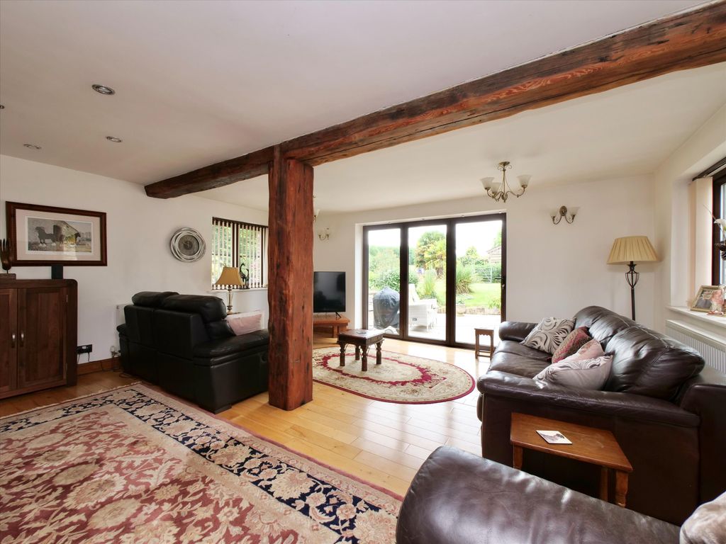 Property photo 3 of 24 Image