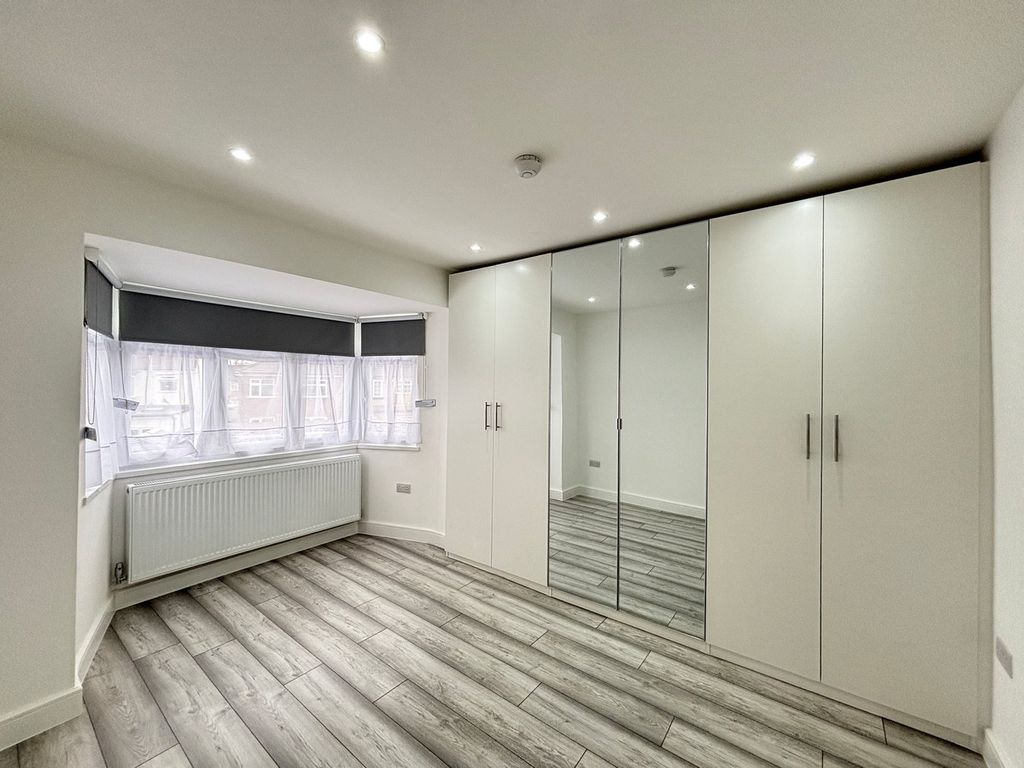 Property photo 3 of 29