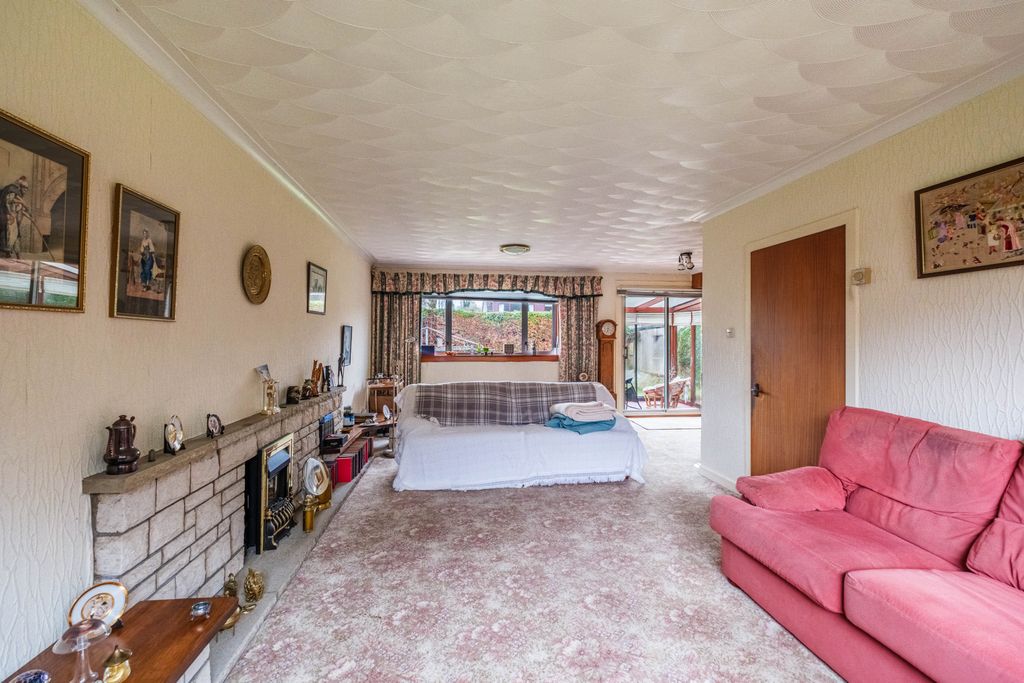 Property photo 3 of 41