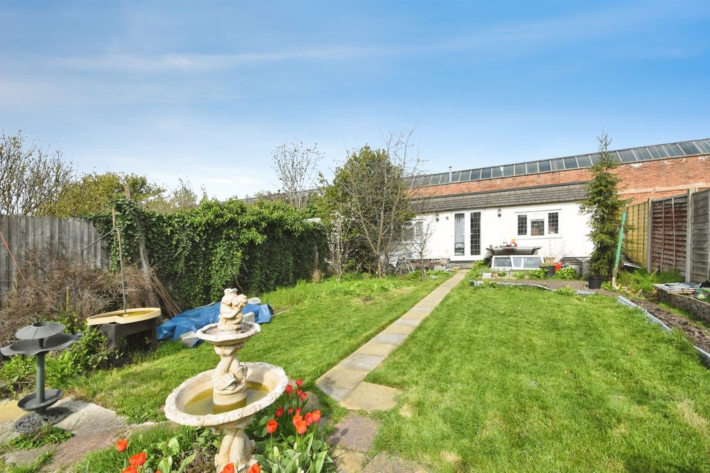 Property photo 3 of 19