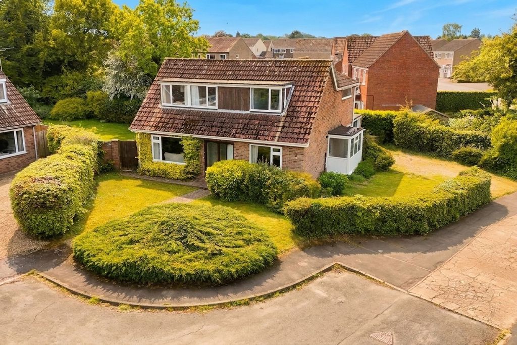 Property photo 1 of 28