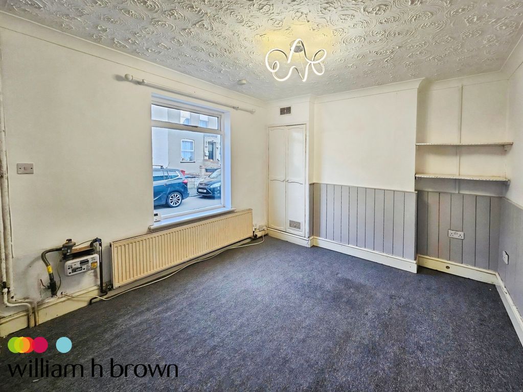 Property photo 2 of 8 Image