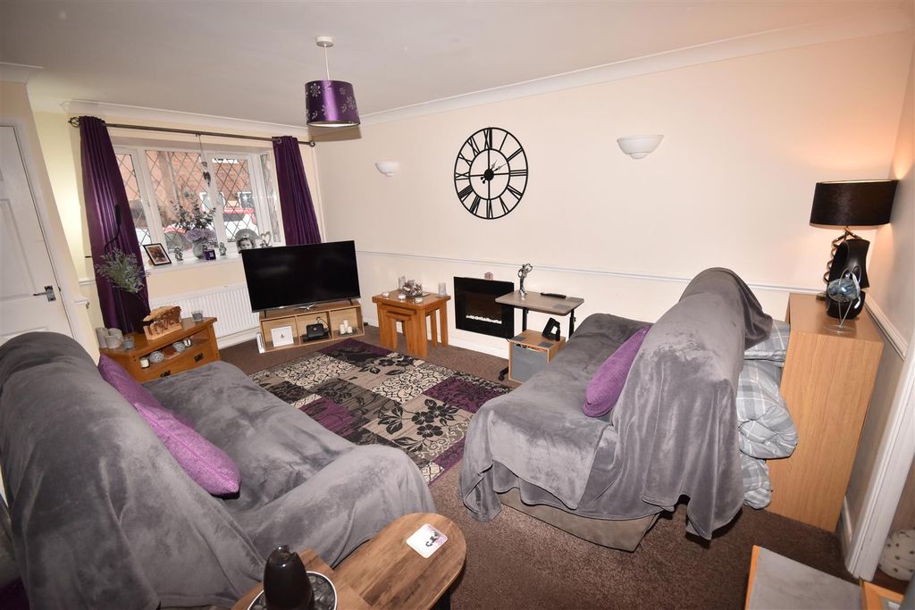 Property photo 2 of 12 Living Room