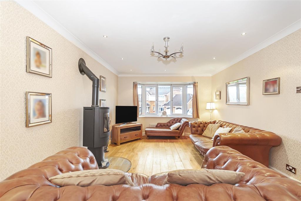 Property photo 3 of 41 Living Room