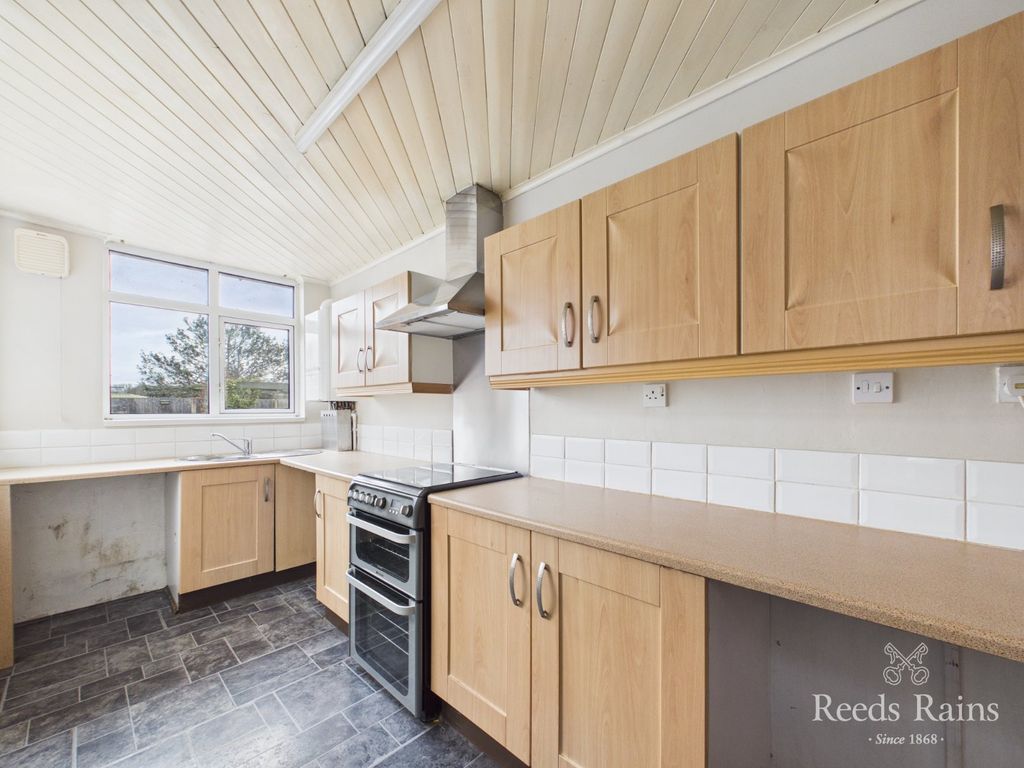 Property photo 2 of 26 Kitchen
