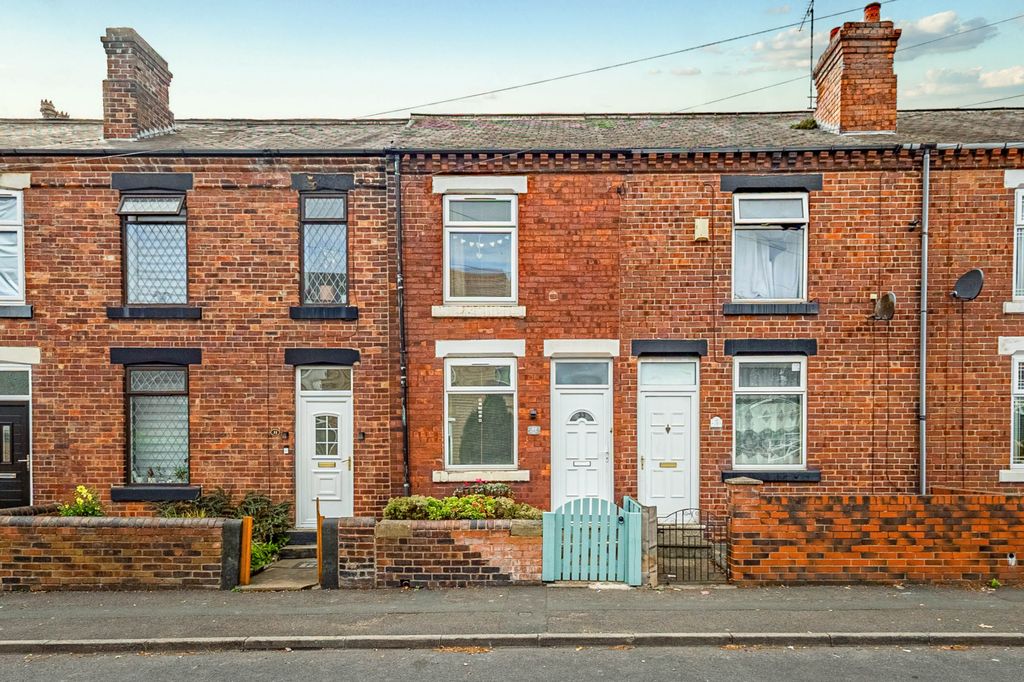 Property photo 1 of 15 2 Bedroom Terrace  For Sale