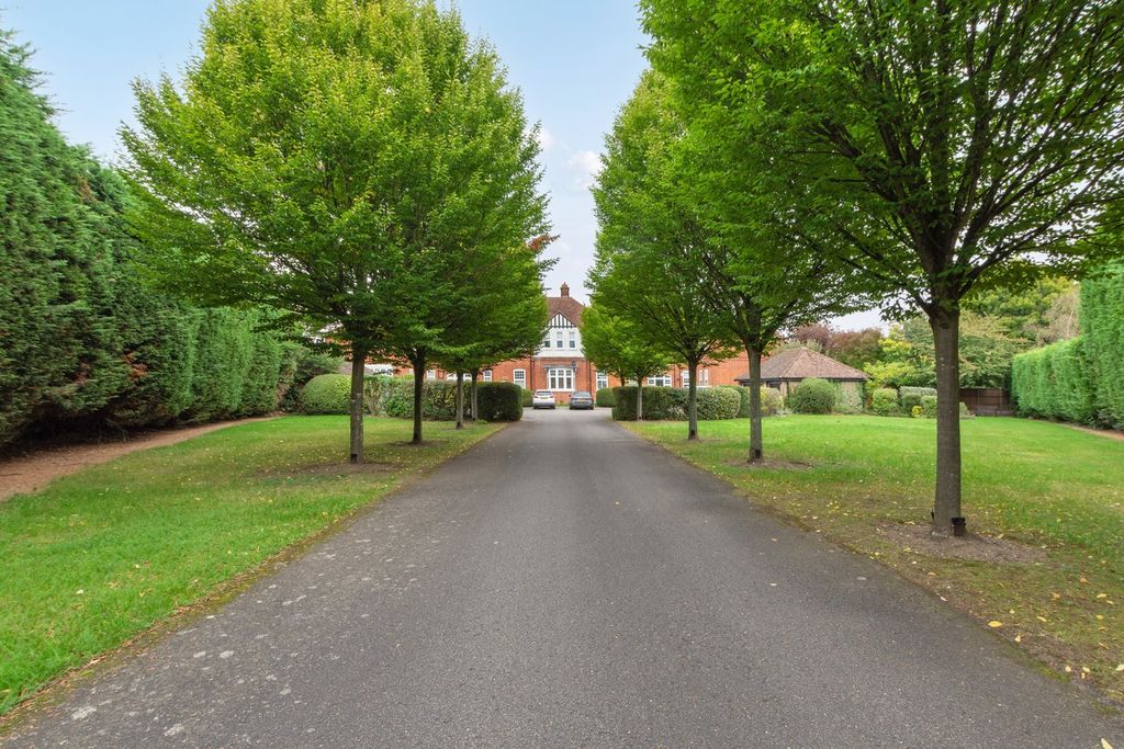 Property photo 1 of 23