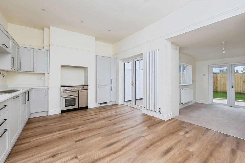 Property photo 2 of 18 Pbox-Img.Jpg
