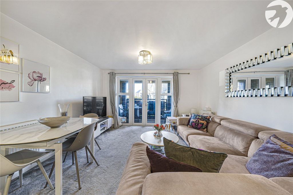 Property photo 3 of 25 Lounge Area