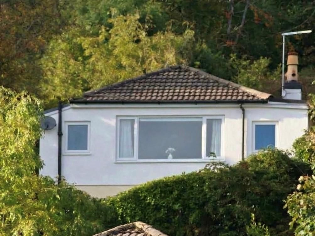 Property photo 1 of 39 Sunnybank Front