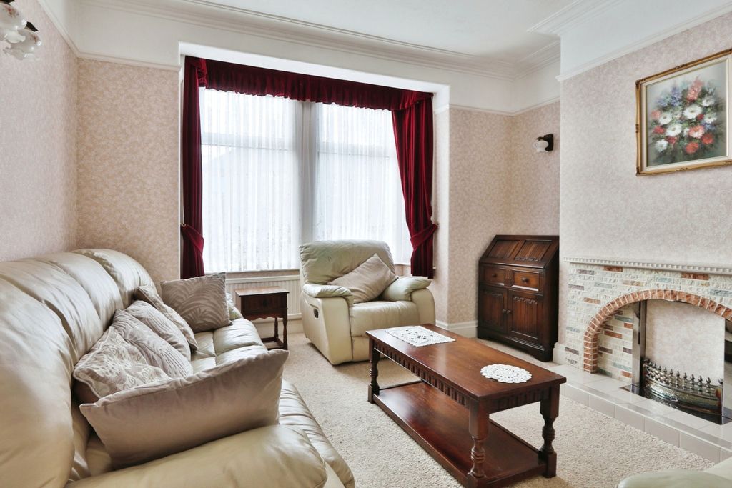 Property photo 3 of 19 3635936