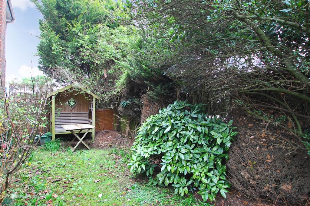 Property photo 2 of 14 9017273-102474-133838431108510580-82B87577-4d84-Cb