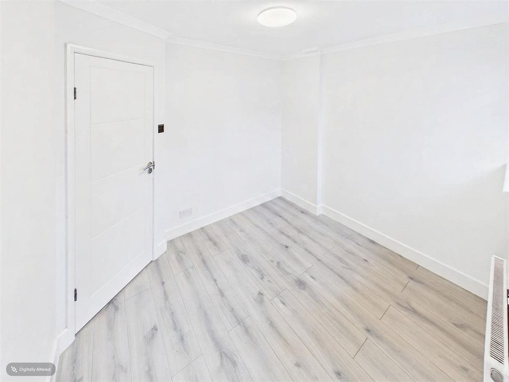 Property photo 3 of 8 Cam03215G0-Pr0105-Still008-001.Jpg