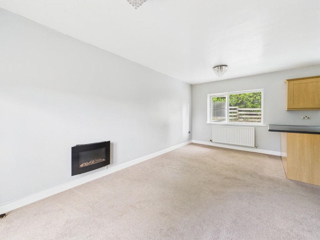 Property photo 3 of 11 Living Room