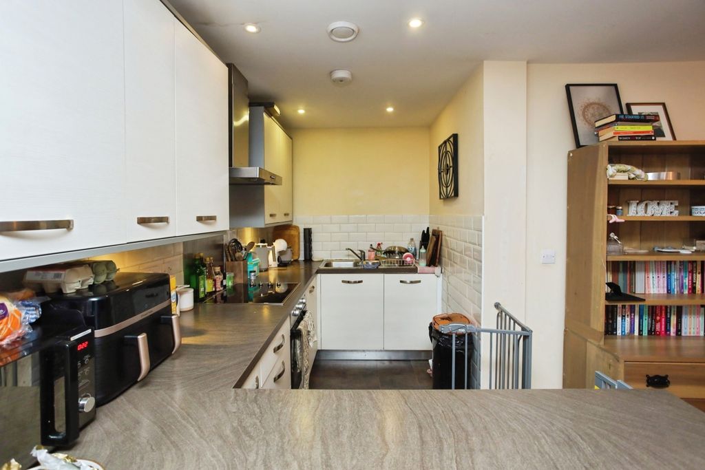 Property photo 3 of 16 Pbox-Img.Jpg