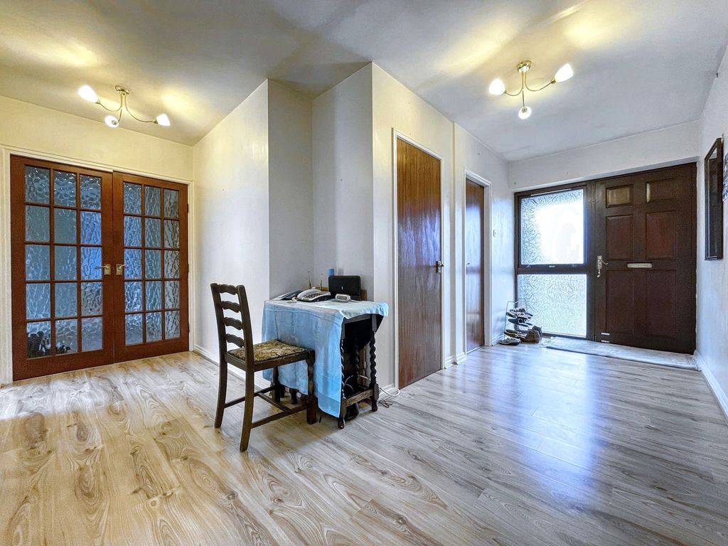 Property photo 2 of 26