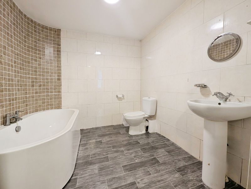 Property photo 2 of 9 Photo 1