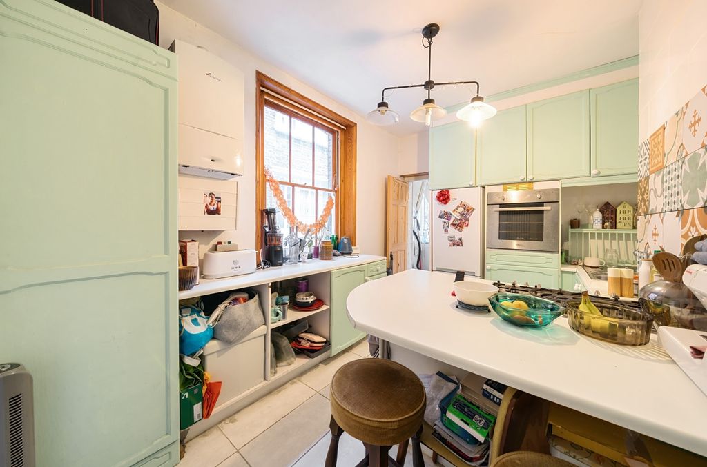 Property photo 2 of 11 Kitchen