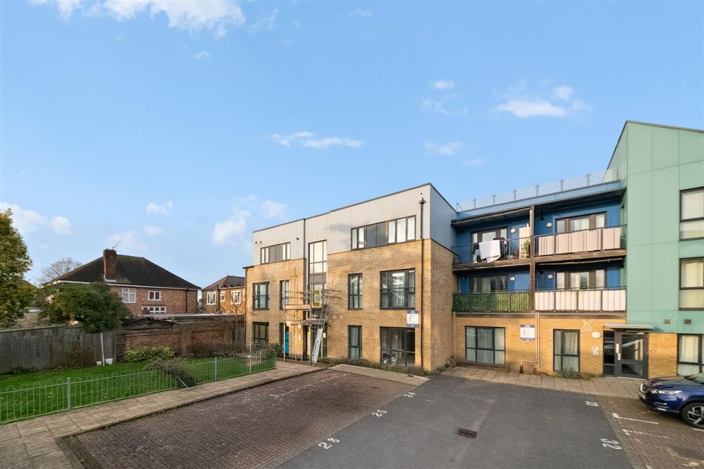 Property photo 1 of 16